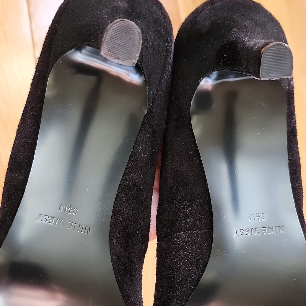 Nine West Black Suede Leather Bow Heels Pumps NEW - Picture 9 of 12